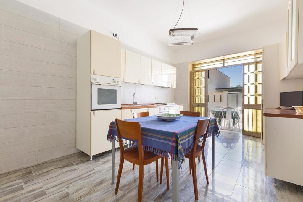 Casa Vacanza Mare Blu Torre Lapillo Bagian luar foto