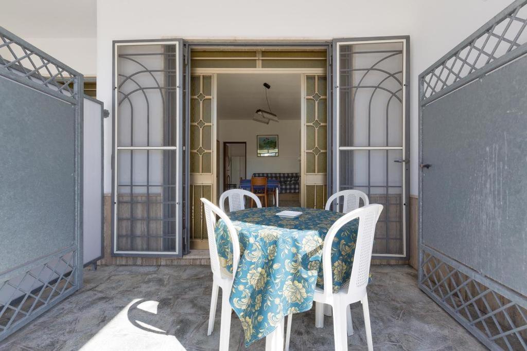 Casa Vacanza Mare Blu Torre Lapillo Bagian luar foto