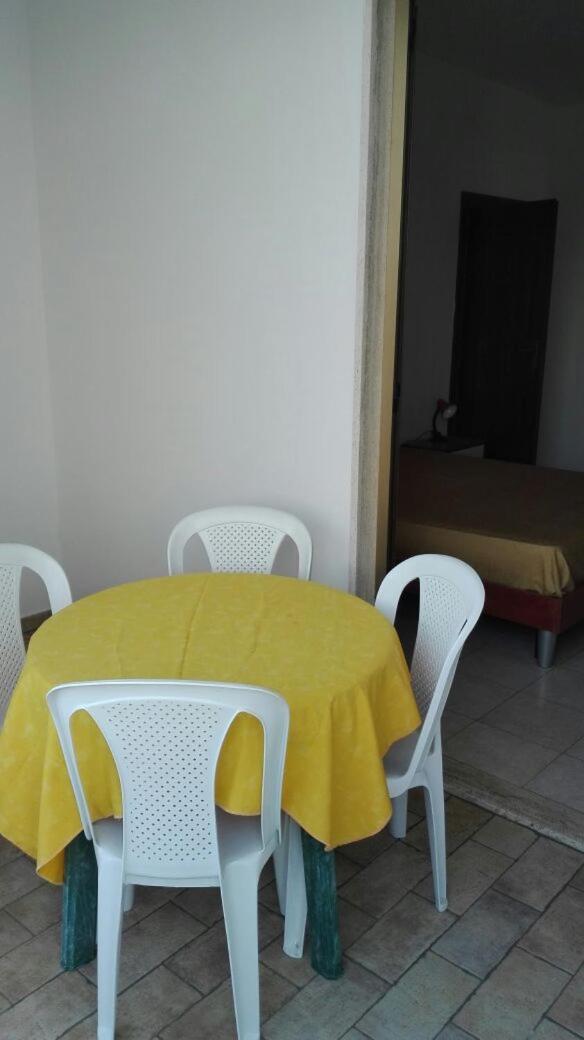 Casa Vacanza Mare Blu Torre Lapillo Ruang foto